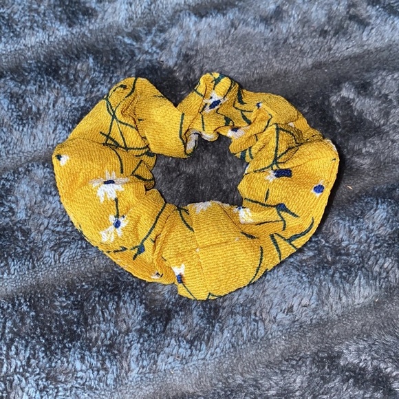 NWOT 18 Multicolored Satin Scrunchies - Picture 9 of 10